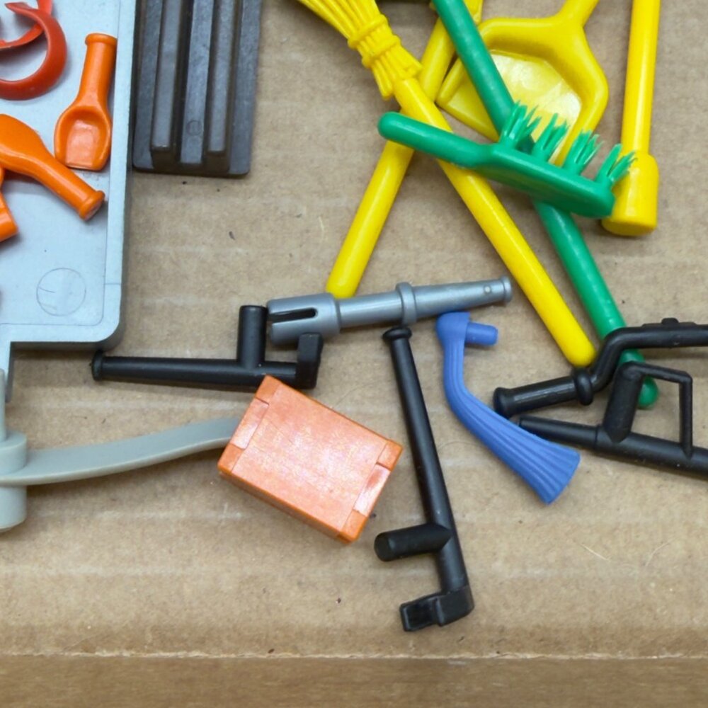 Vintage Playmobil People Accessories Lot Stop Light Hats Tools Parking Meter Etc - Picture 16 of 16